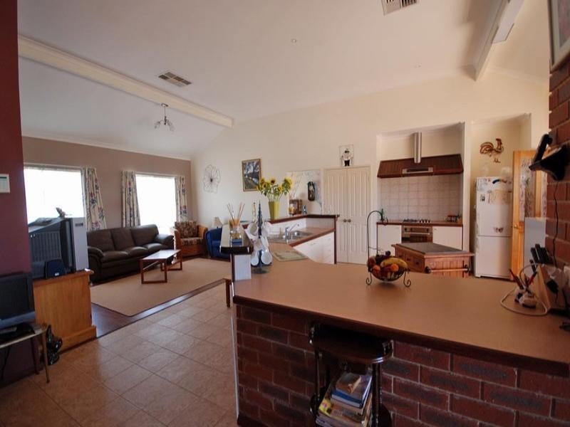 9 Moss Parade, Wickepin WA 6370