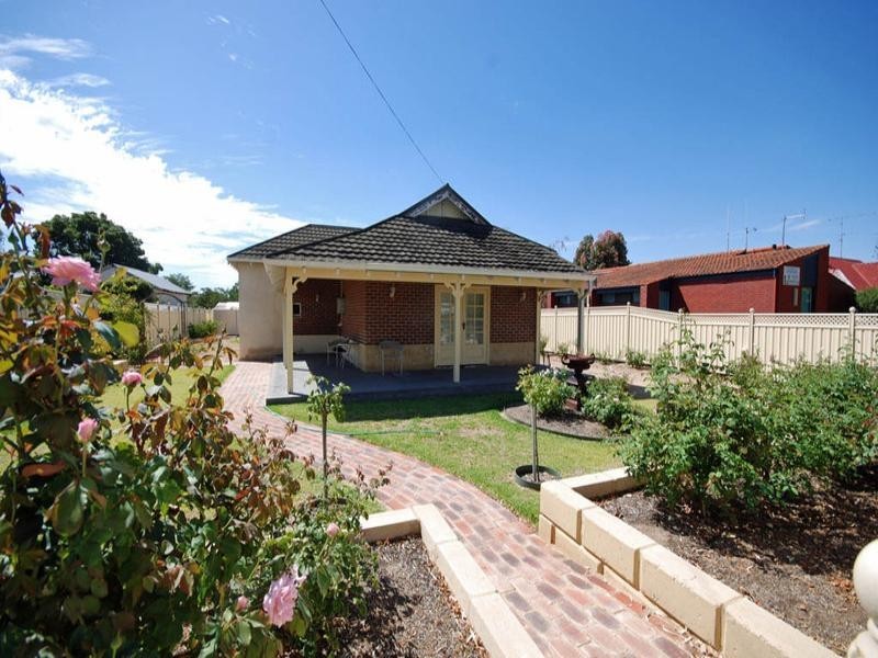 12 Williams Road, Narrogin WA 6312