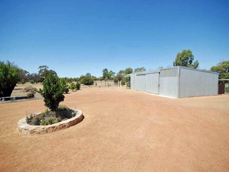 25 Hotham Street, Popanyinning WA 6309