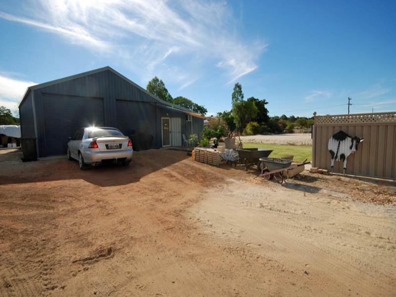 11 Dellar Street, Narrogin WA 6312