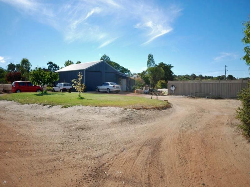 11 Dellar Street, Narrogin WA 6312