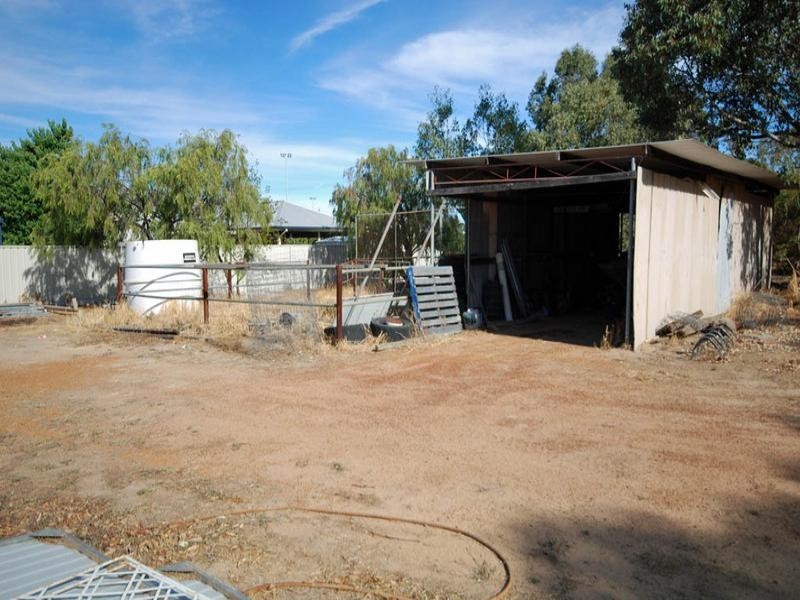 11 Dellar Street, Narrogin WA 6312