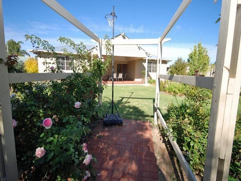 36 Furnival Street, Narrogin WA 6312