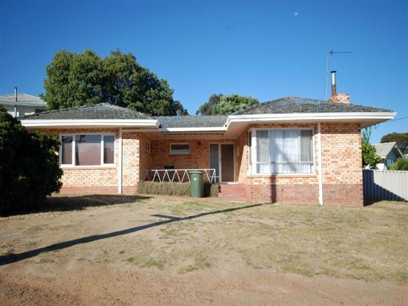100 Forrest Street, Narrogin WA 6312