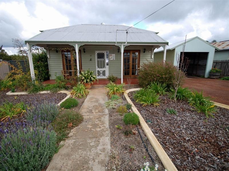 43 Furnival Street, Narrogin WA 6312
