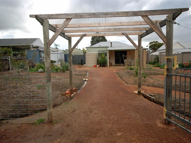 43 Furnival Street, Narrogin WA 6312