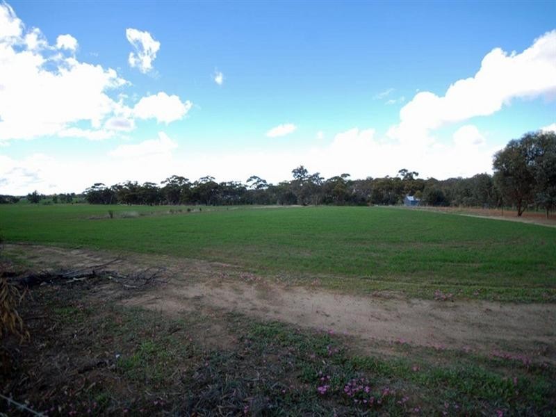 37 Corrie Street, Cuballing WA 6311