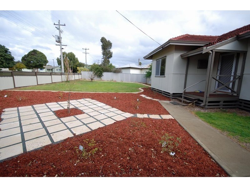 11 Dale Street, Narrogin WA 6312