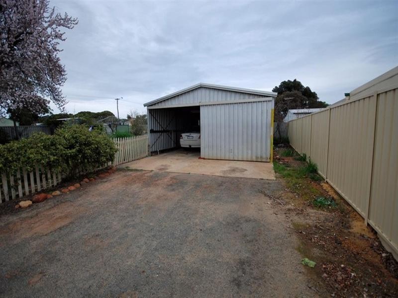 15 May Street, Narrogin WA 6312
