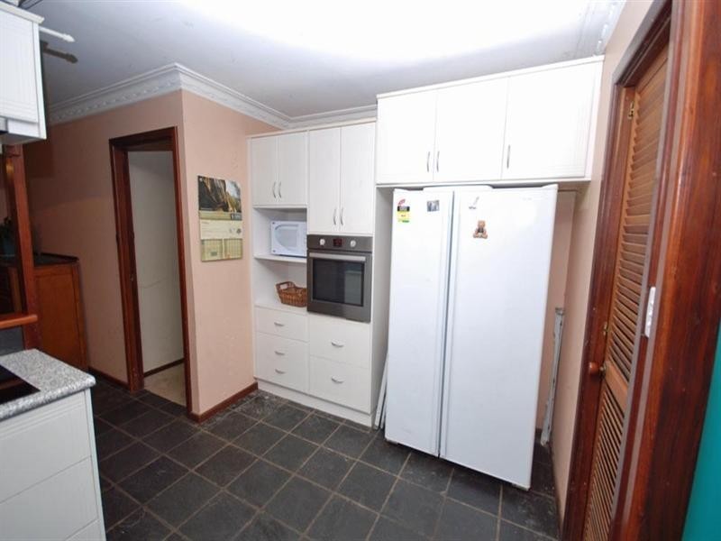 9 Narrakine Road, Narrogin WA 6312