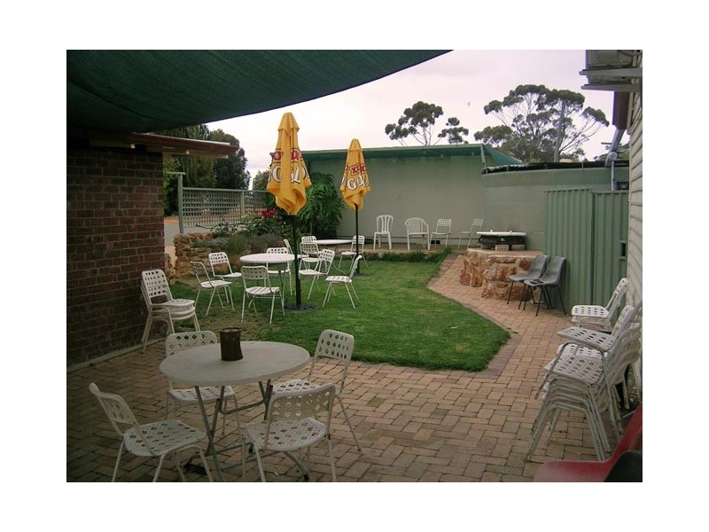 Oasis Hotel, Harrismith WA 6361