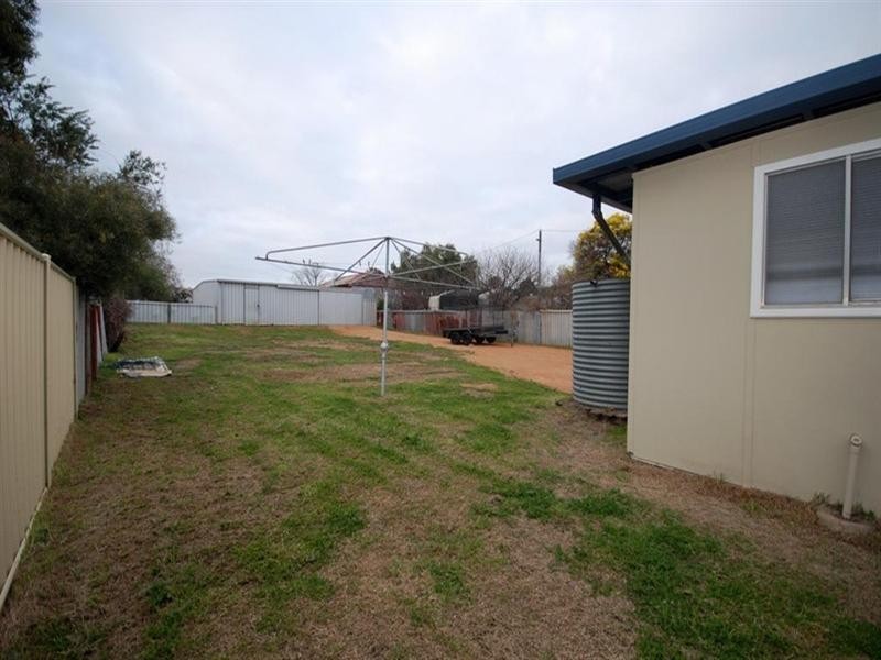 25 Doney Street, Narrogin WA 6312