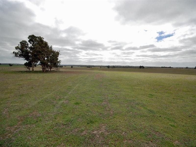 Blocks Great Southern Highway, Highbury WA 6313