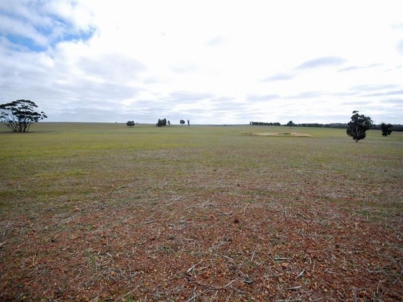 Blocks Great Southern Highway, Highbury WA 6313