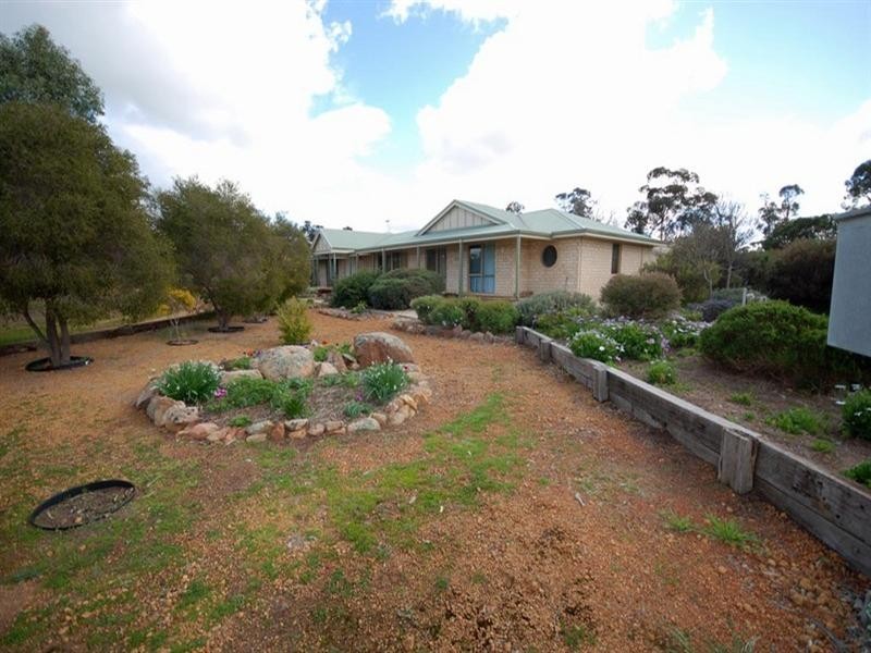 19 Sirdar Street, Wagin WA 6315