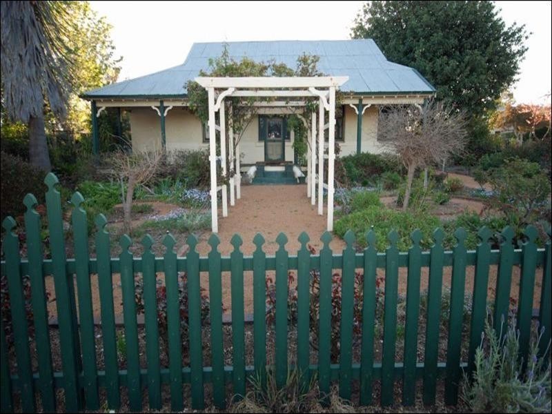 15 Furnival Street, Narrogin WA 6312