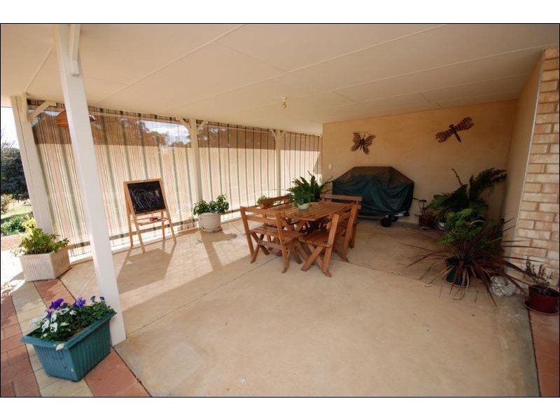 42 Corrie Street, Cuballing WA 6311