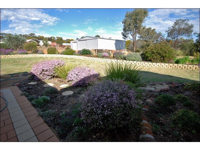 42 Corrie Street, Cuballing WA 6311