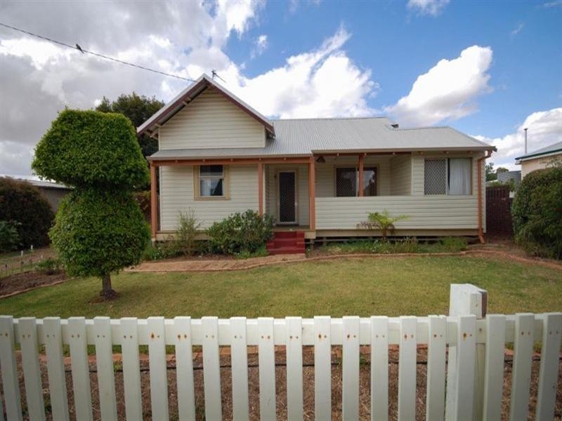 11 Grant Street, Narrogin WA 6312