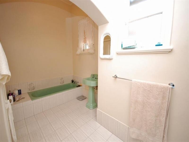 8 Hansard Street, Narrogin WA 6312