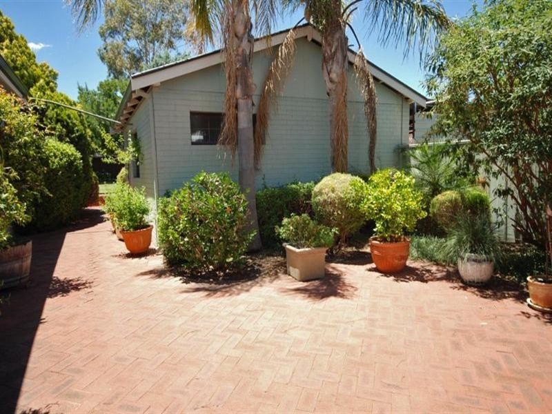 8 Hansard Street, Narrogin WA 6312