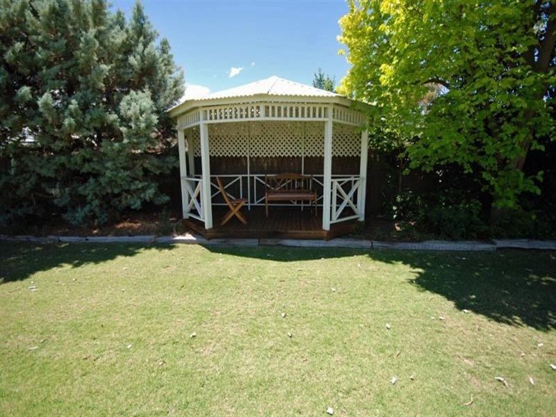 8 Hansard Street, Narrogin WA 6312