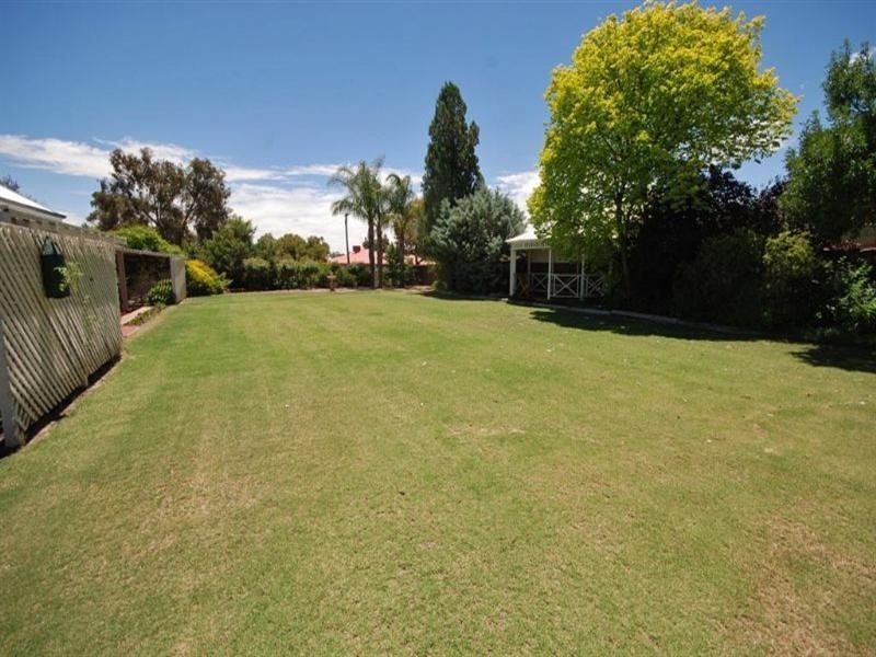 8 Hansard Street, Narrogin WA 6312