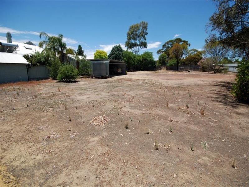 8 Hansard Street, Narrogin WA 6312