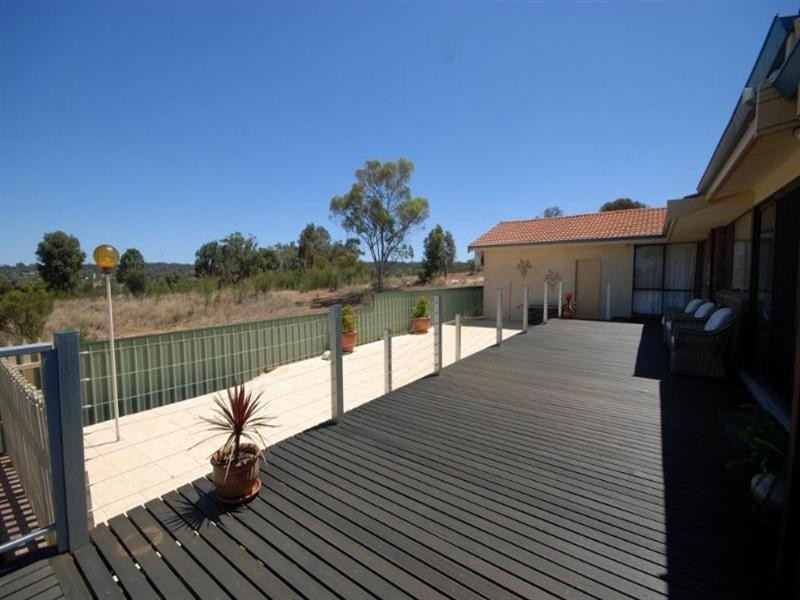 15 Narrakine Road, Narrogin WA 6312