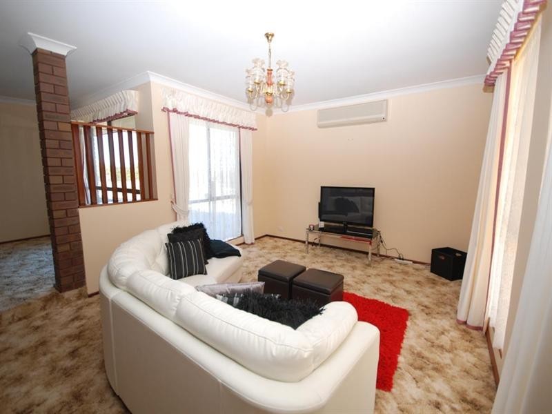 15 Narrakine Road, Narrogin WA 6312