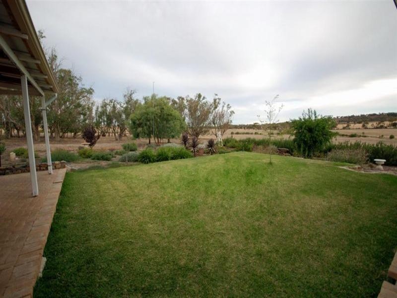 69 Browns Road, Narrogin WA 6312