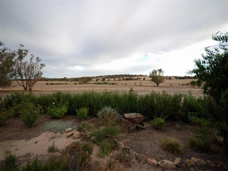 69 Browns Road, Narrogin WA 6312