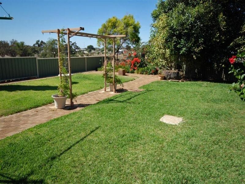 43 Narrakine Road, Narrogin WA 6312