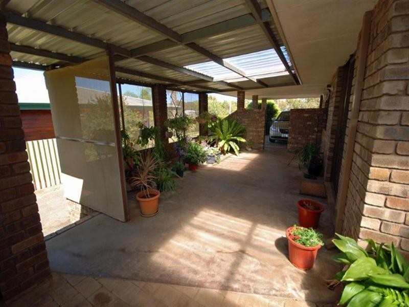 43 Narrakine Road, Narrogin WA 6312