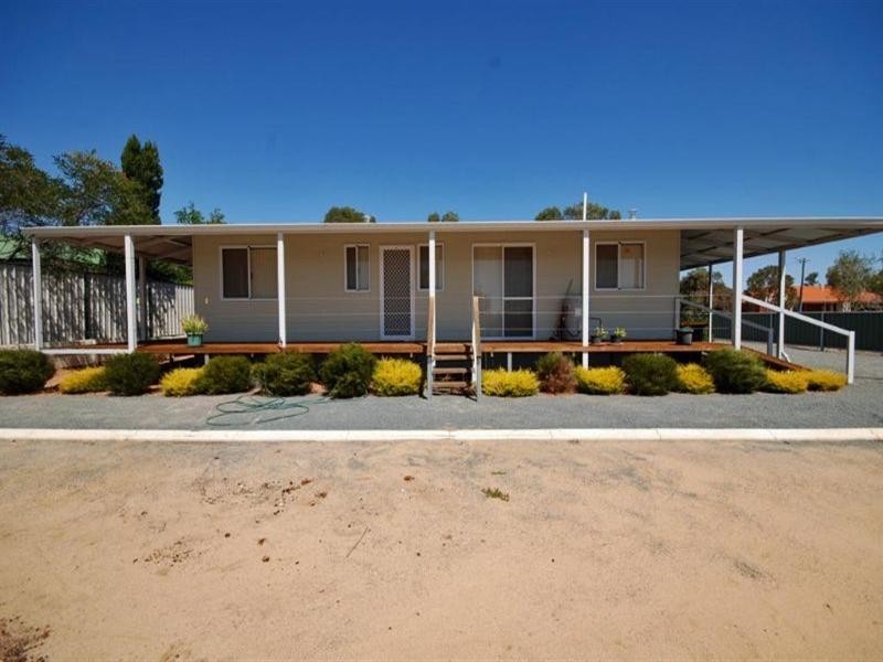 12 Smith Street, Wickepin WA 6370