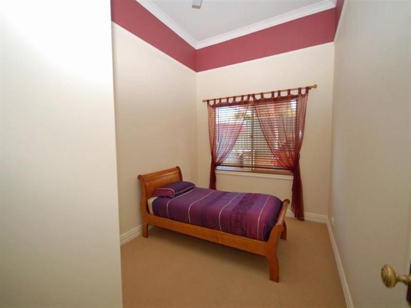 8 Falcon Street, Narrogin WA 6312