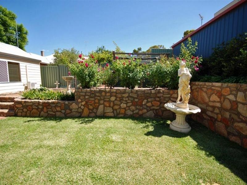 8 Falcon Street, Narrogin WA 6312