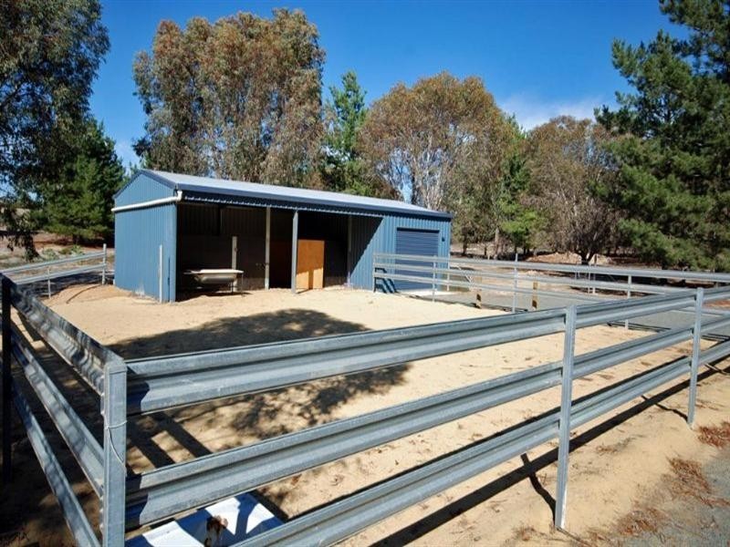 182 Narrakine Road, Narrogin WA 6312