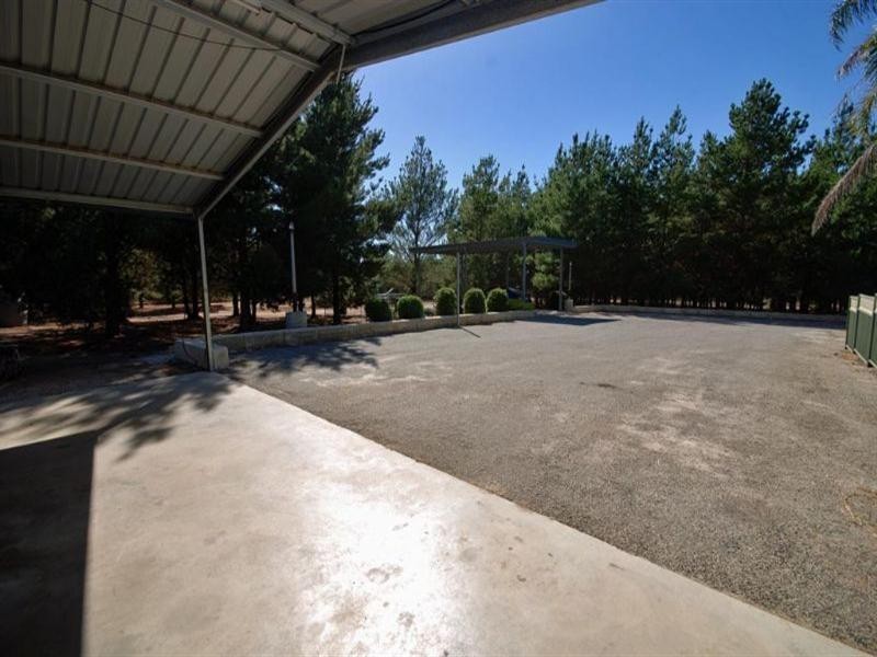 182 Narrakine Road, Narrogin WA 6312