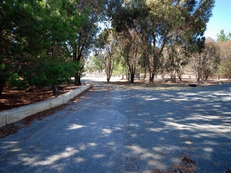 182 Narrakine Road, Narrogin WA 6312