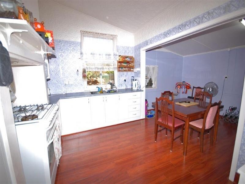 16 Dellar Street, Narrogin WA 6312