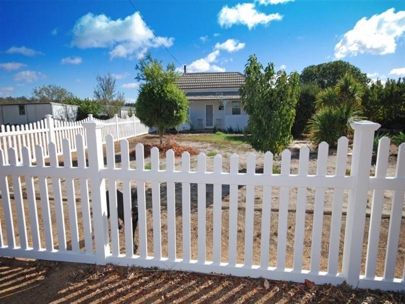 16 Dellar Street, Narrogin WA 6312