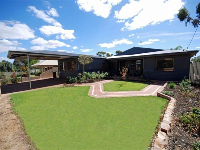 25 Hansard Street, Narrogin WA 6312