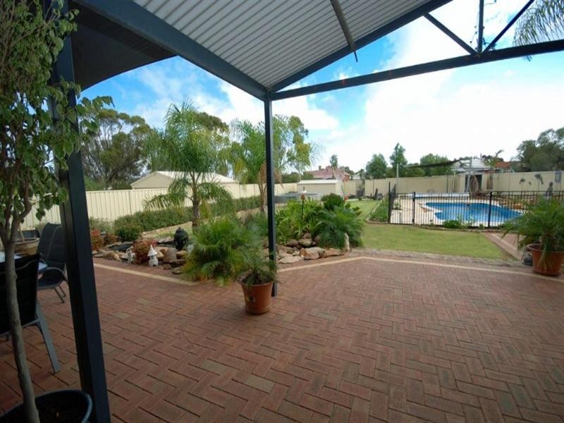 25 Hansard Street, Narrogin WA 6312