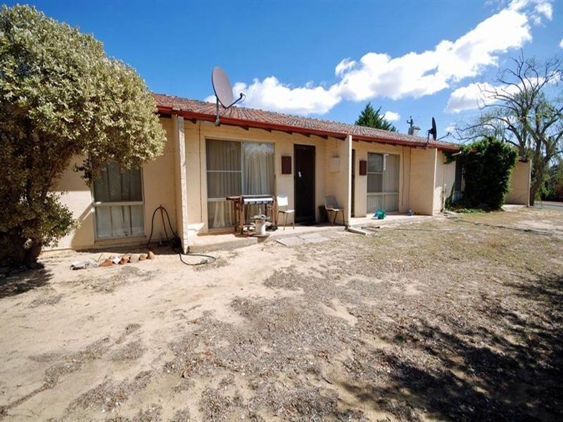 1A, 1B, 1C Hough Street, Narrogin WA 6312