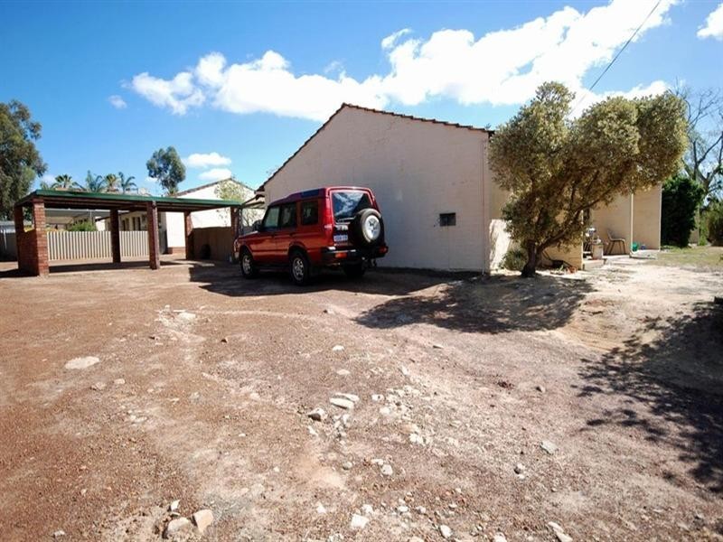 1A, 1B, 1C Hough Street, Narrogin WA 6312