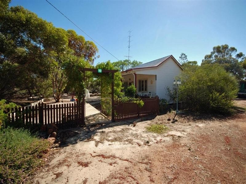19 and 21 Johnston Street, Wickepin WA 6370