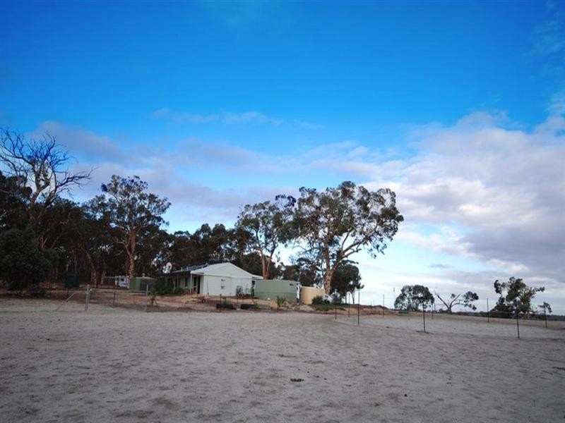 Lot 15624 Yornanning Road, Cuballing WA 6311