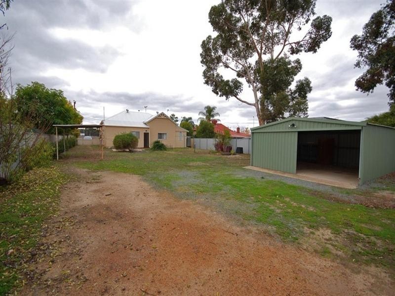 27 Clayton Road, Narrogin WA 6312