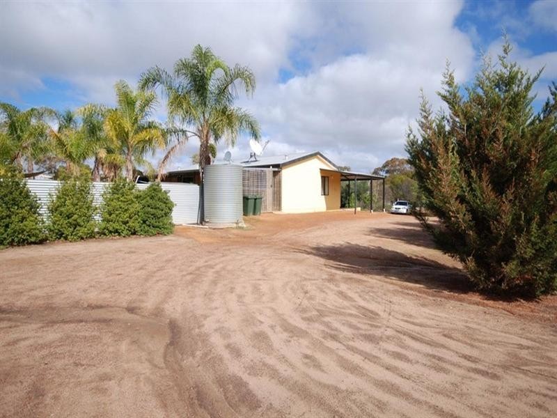 35 Derby Street, Cuballing WA 6311